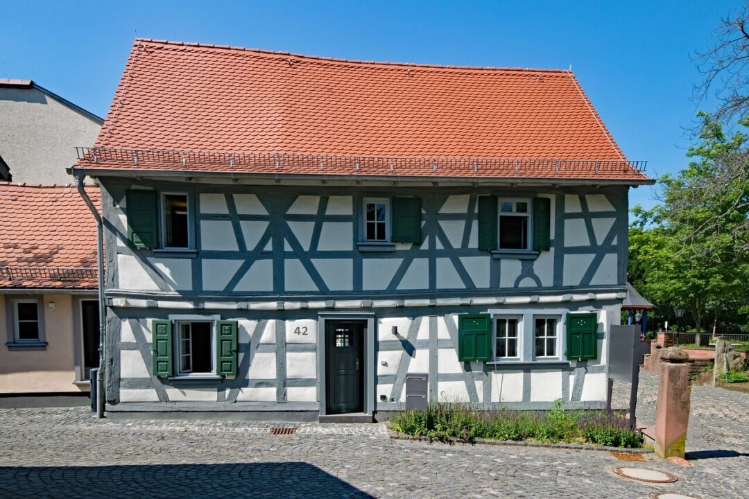 Komplett-Sanierung eines Fachwerkhauses in Königsfeld
