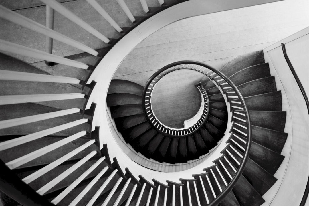 Gestaltung einer Wendeltreppe im Designerstil
